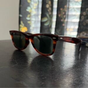1980s Vintage Ray Ban Original Wayfarer Classic Sunglasses